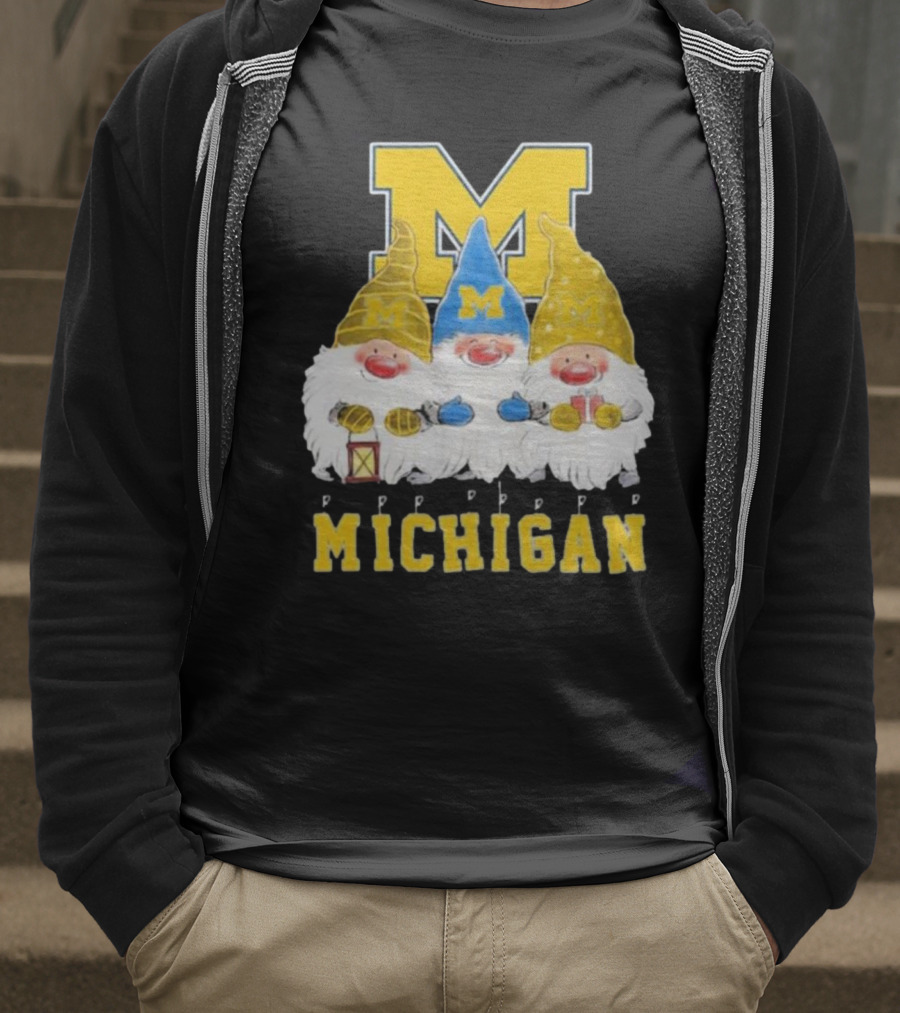 Michigan Wolverines Gnomes Merry Christmas T-Shirt