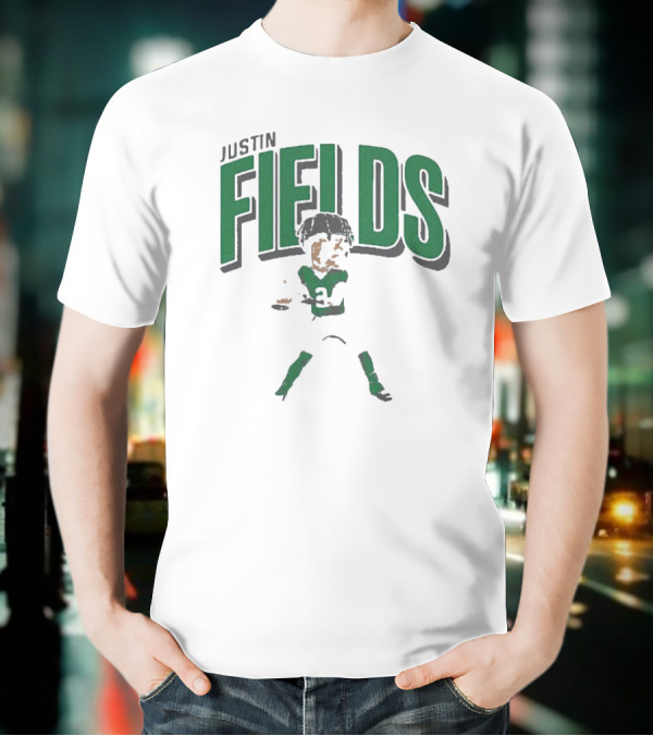 Justin Fields Caricature Greens And Grays Dynamic Pose T-Shirt