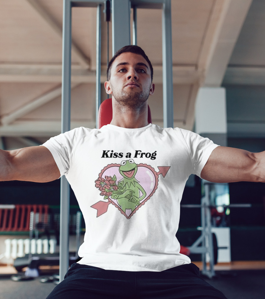 Kiss A Frog Kermit Heart And Roses T-Shirt