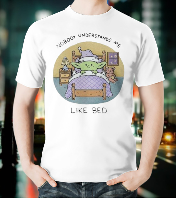 Nobody Understands Me Like Bed Cute Green Alien Cartoon Pajamas Nighttime Scene T-Shirt