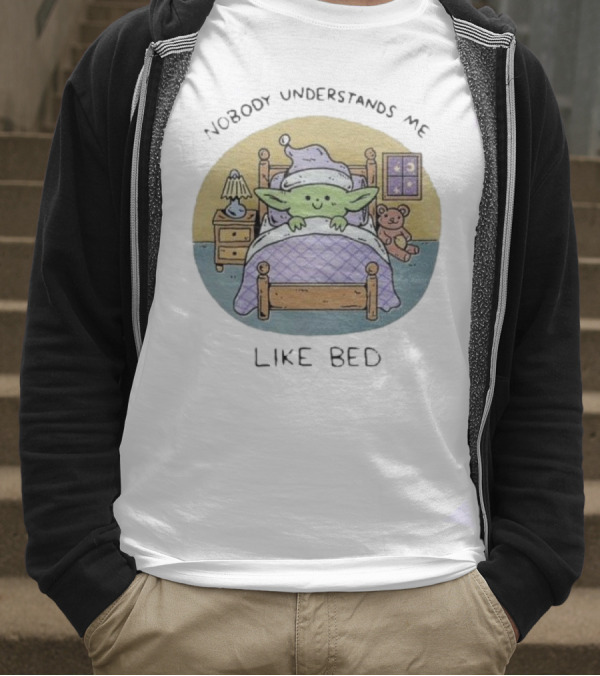 Nobody Understands Me Like Bed Cute Green Alien Cartoon Pajamas Nighttime Scene T-Shirt