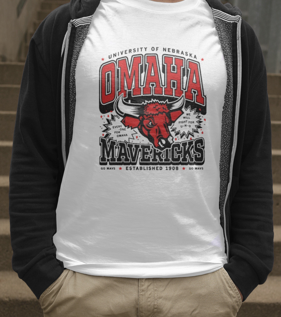 Omaha Mavericks Max Collegiate Bull Symbol With Stars T-Shirt