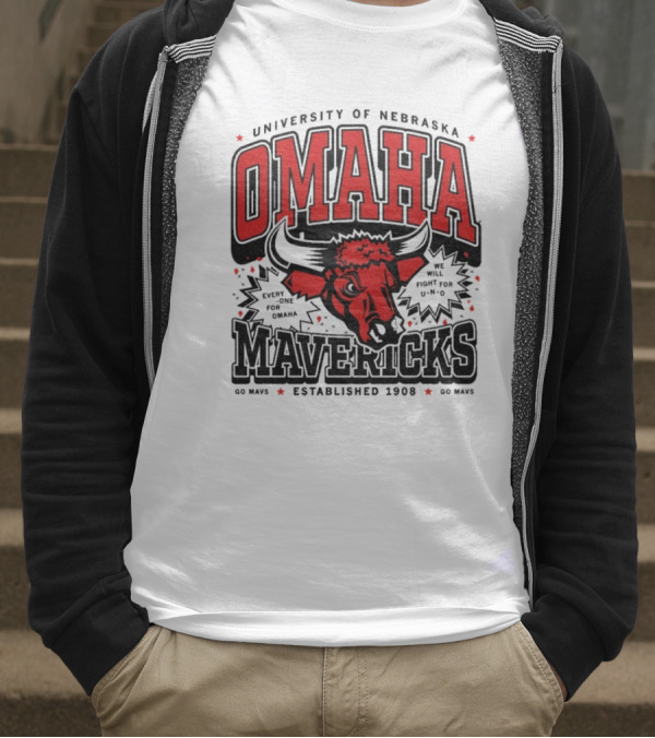 Omaha Mavericks Max Collegiate Bull Symbol With Stars T-Shirt