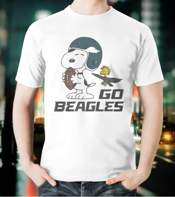 Peanuts Go Beagles Football Snoopy Woodstock Helmet Icon T-Shirt