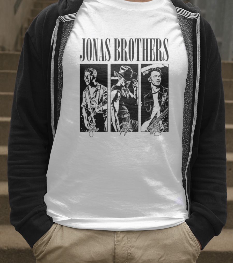 Jonas Brothers Vintage 90's Boy Band Signature Retro Style T-Shirt