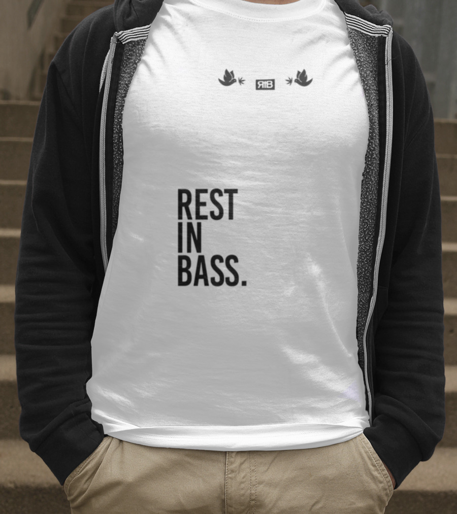 Rest In Bass Che Flying High Peace Symbol Headphones Star Elements T-Shirt