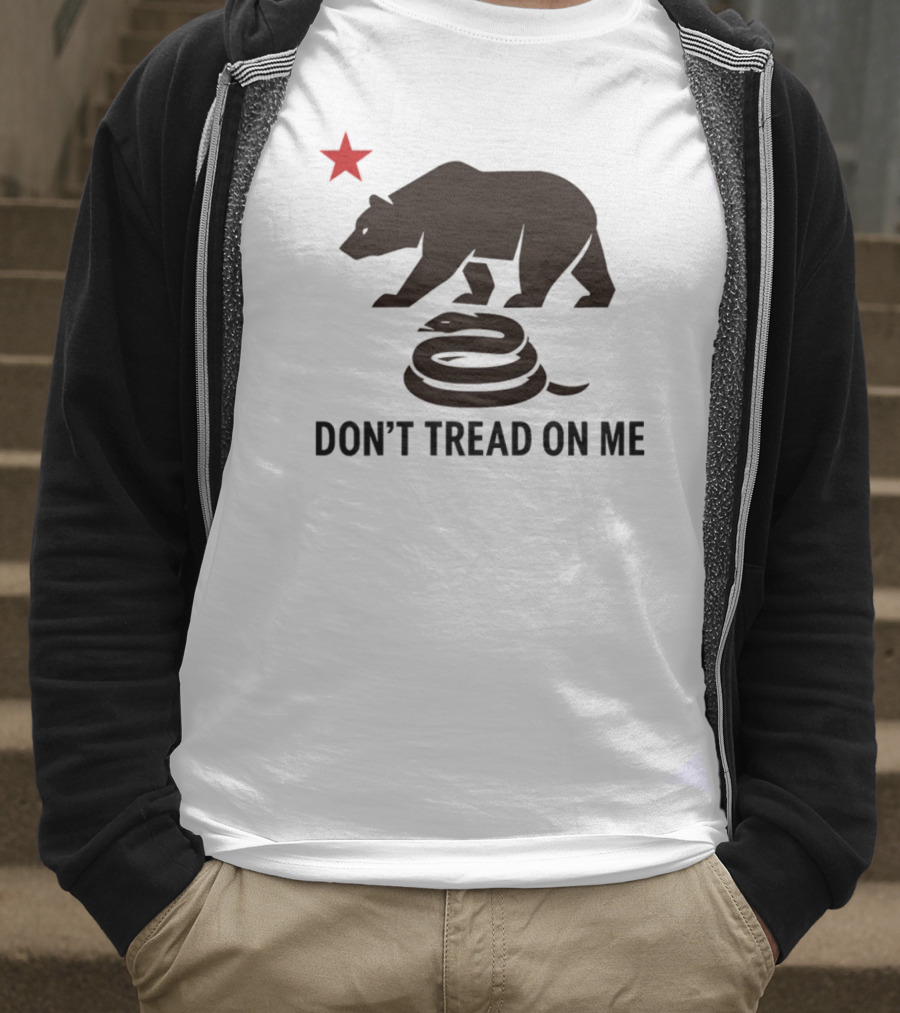 California Bear Tyrant King Don't Tread On Me Symbol With Star And Snake T-Shirt