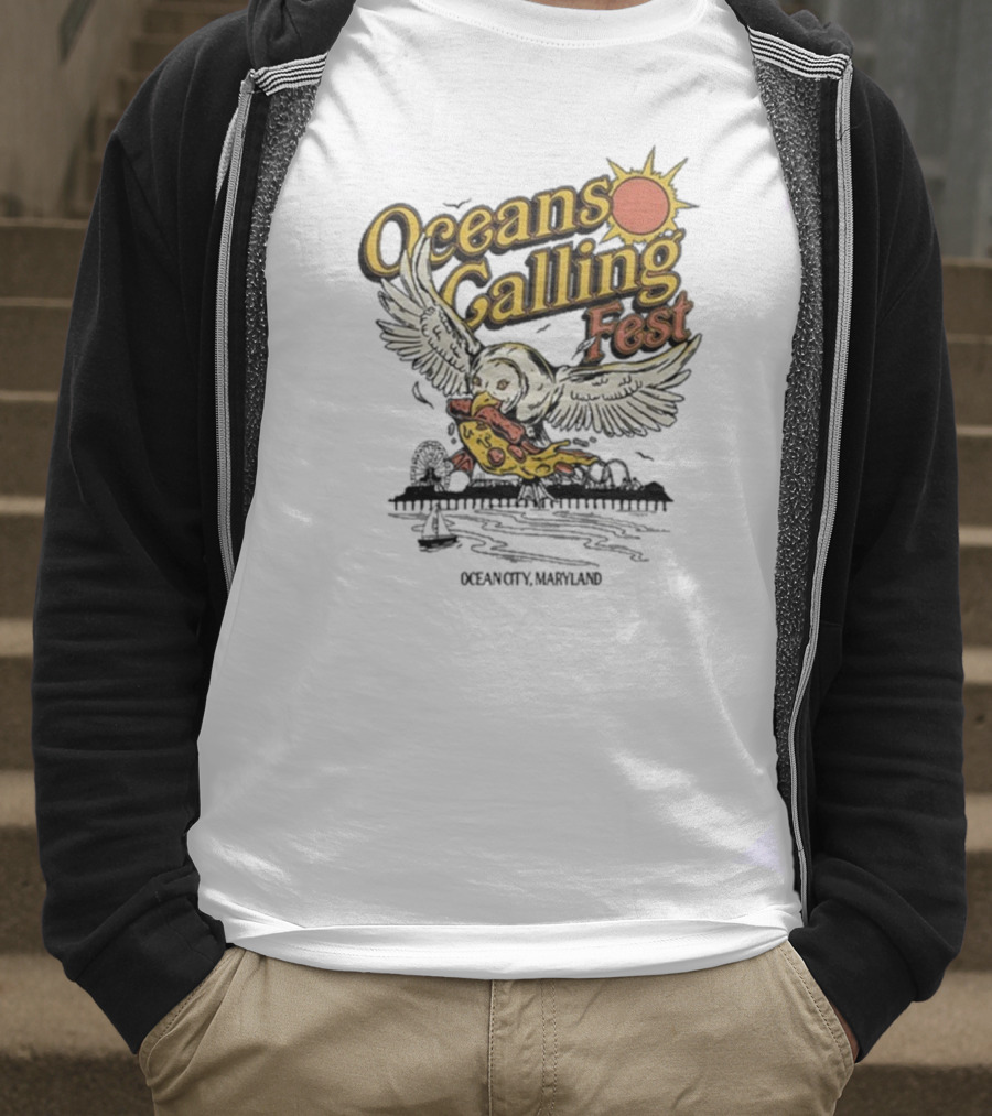 Oceans Calling Fest Seagull With Pizza Graphic T-Shirt