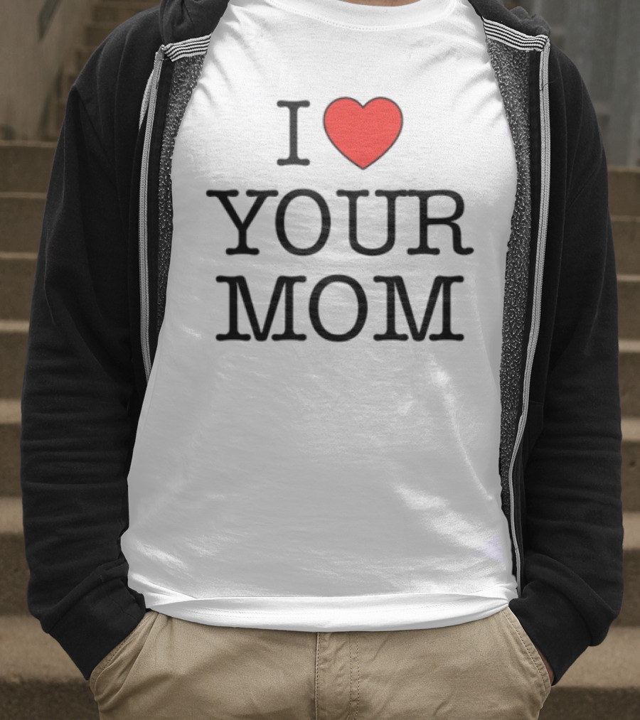 Kruzadar I Love Your Mom Heart Graphic T-Shirt