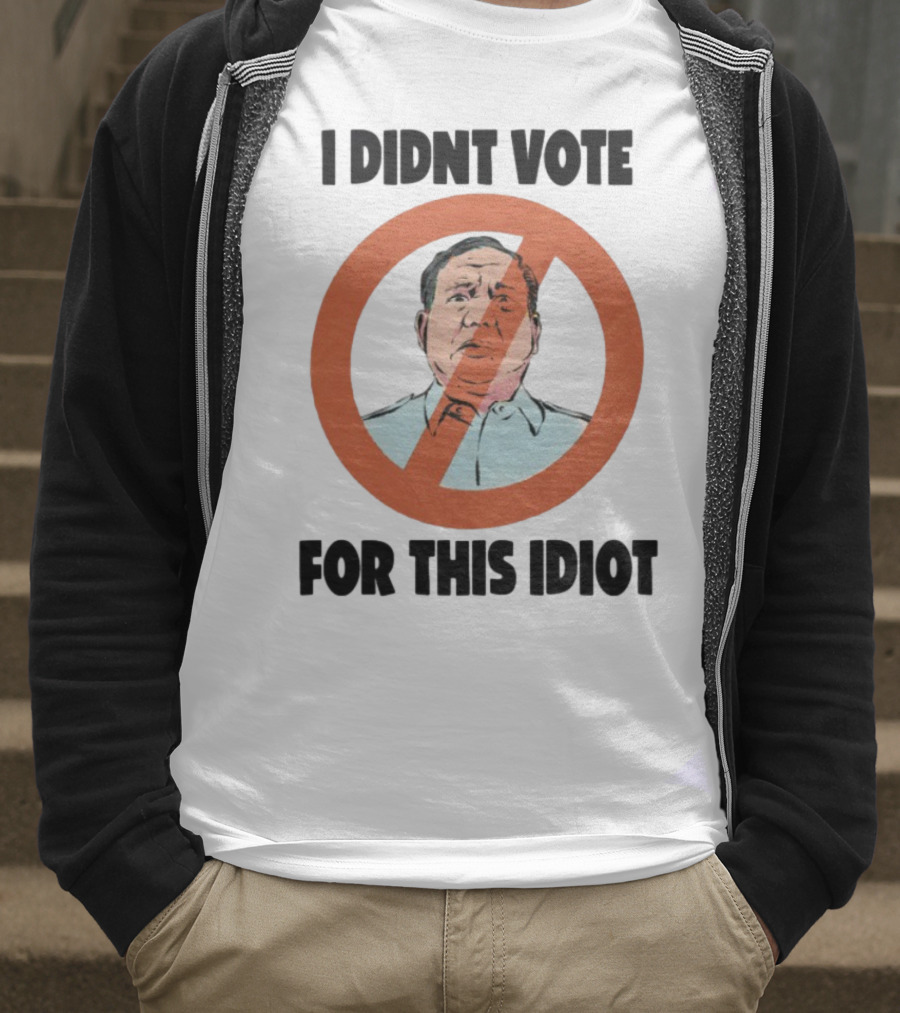 I Didn't Vote For This Idiot No Symbol Political Statement T-Shirt