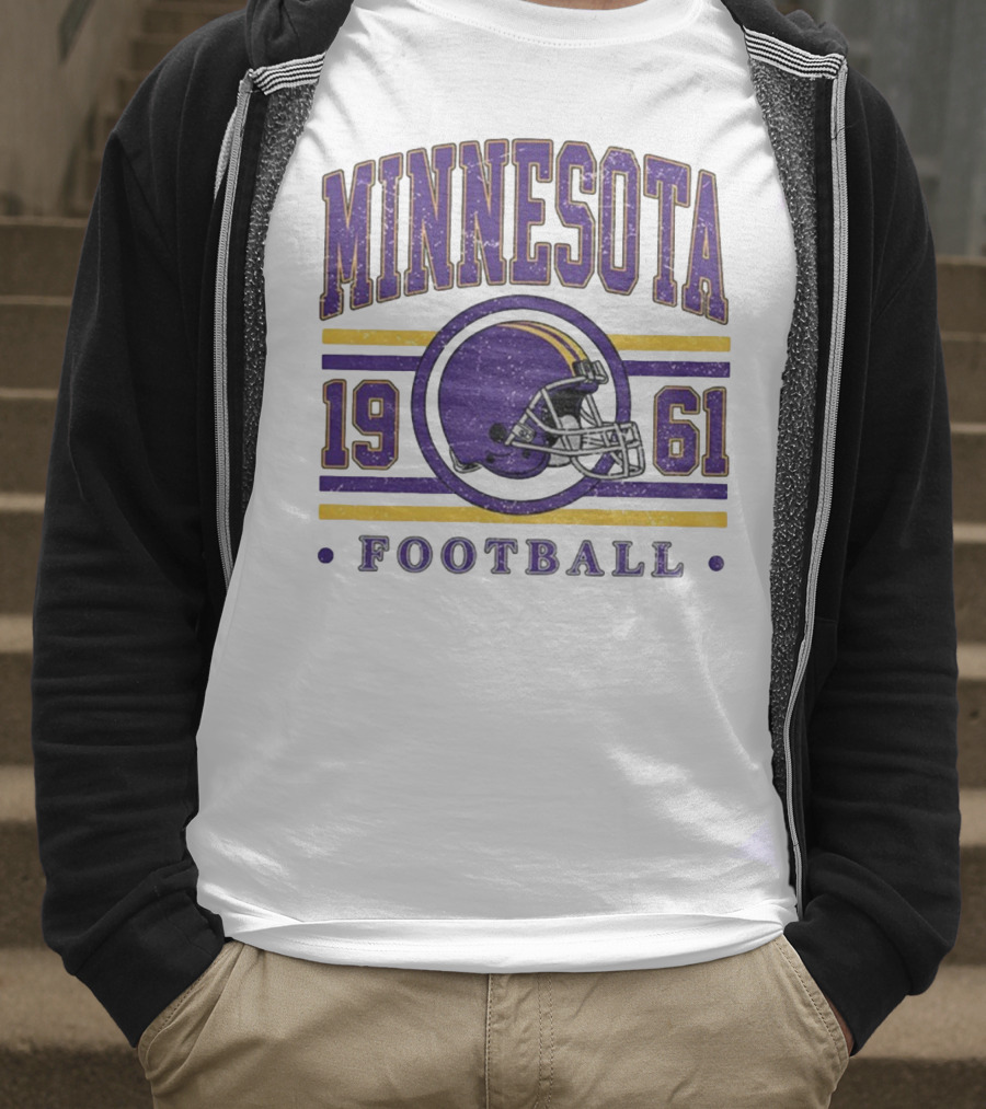 Minnesota Vikings Football Helmet 1961 NFL Vintage Style T-Shirt