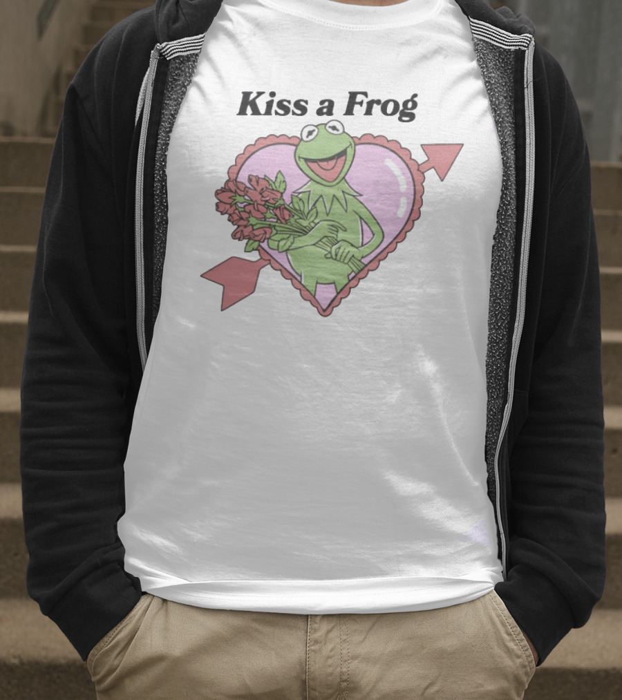 Kiss A Frog Heart Arrow Roses Kermit Valentine's Day T-Shirt