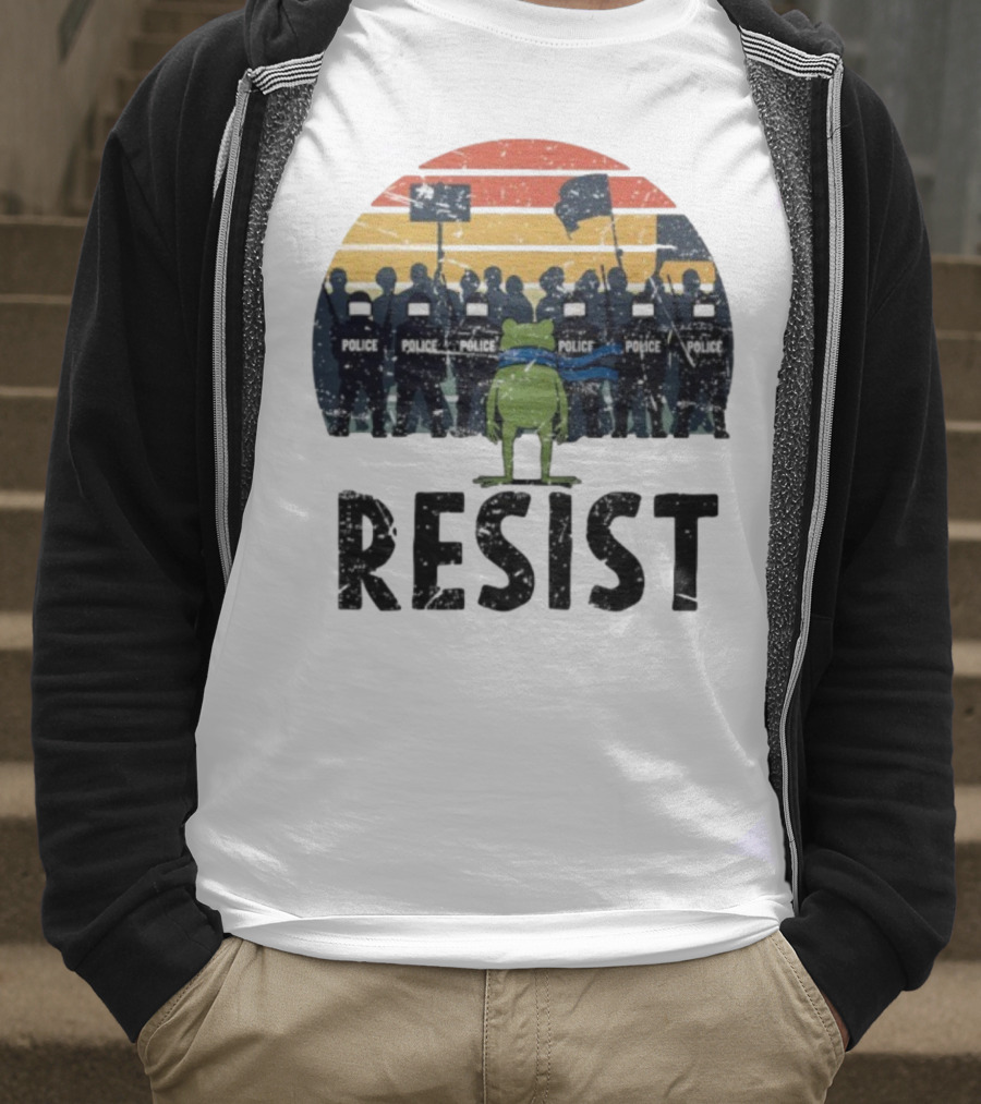 Portland Frog Protester Resist Police Vintage Sunset T-Shirt
