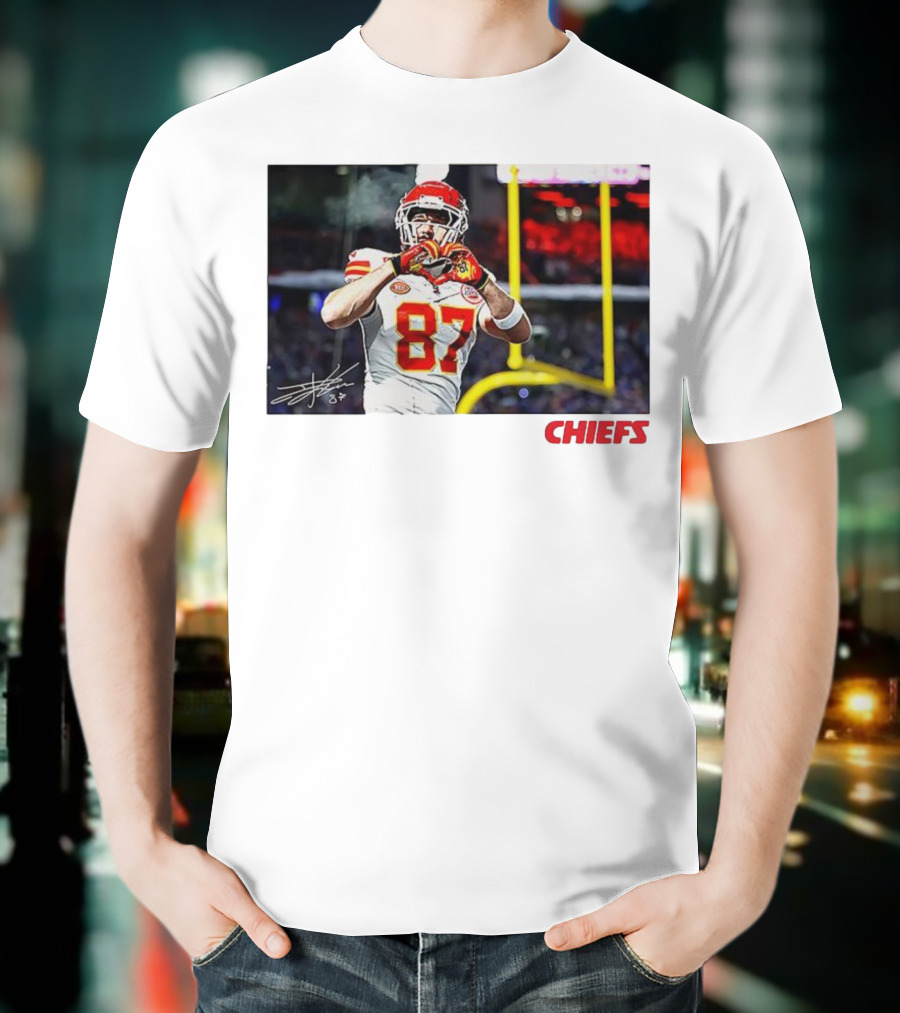 Travis Kelce 87 Kansas City Chiefs Heart Gesture Signature T-Shirt