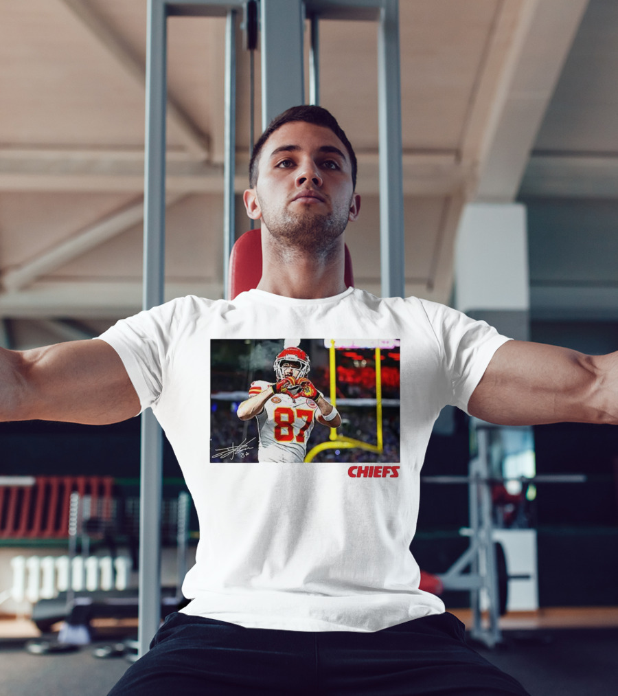 Travis Kelce 87 Kansas City Chiefs Heart Gesture Signature T-Shirt