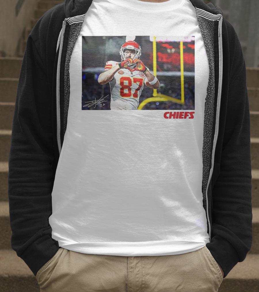 Travis Kelce 87 Kansas City Chiefs Heart Gesture Signature T-Shirt