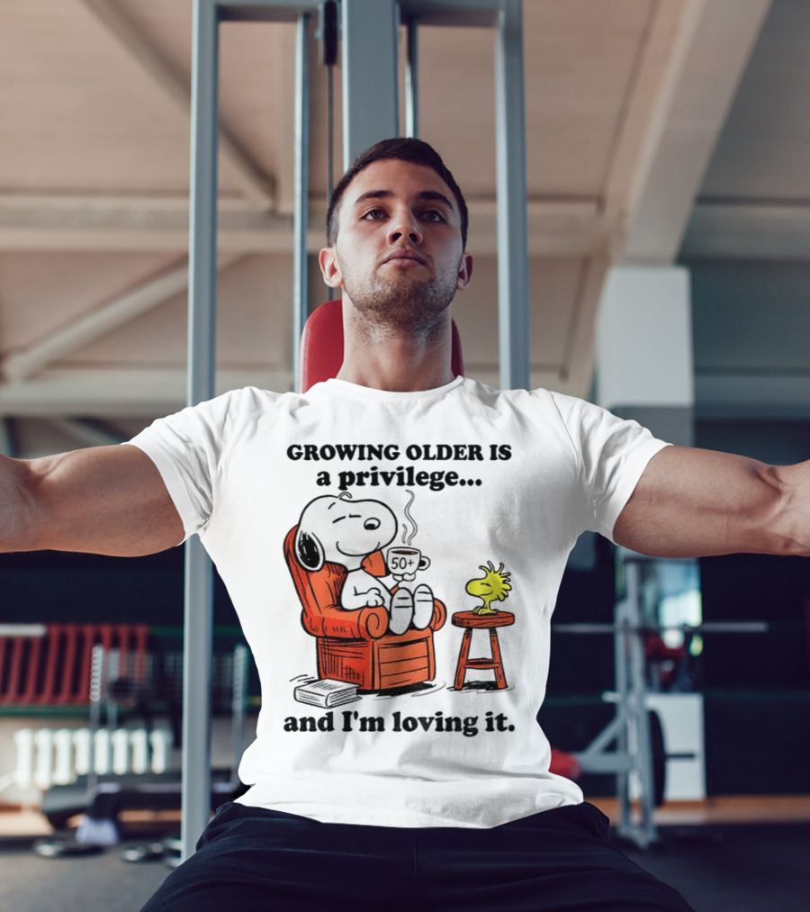 Snoopy And Woodstock Relaxing Growing Older 50+ Privilege And Loving It T-Shirt