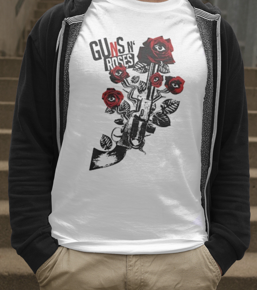 Guns N’ Roses 2025 World Tour Warsaw Red Roses And Pistols T-Shirt