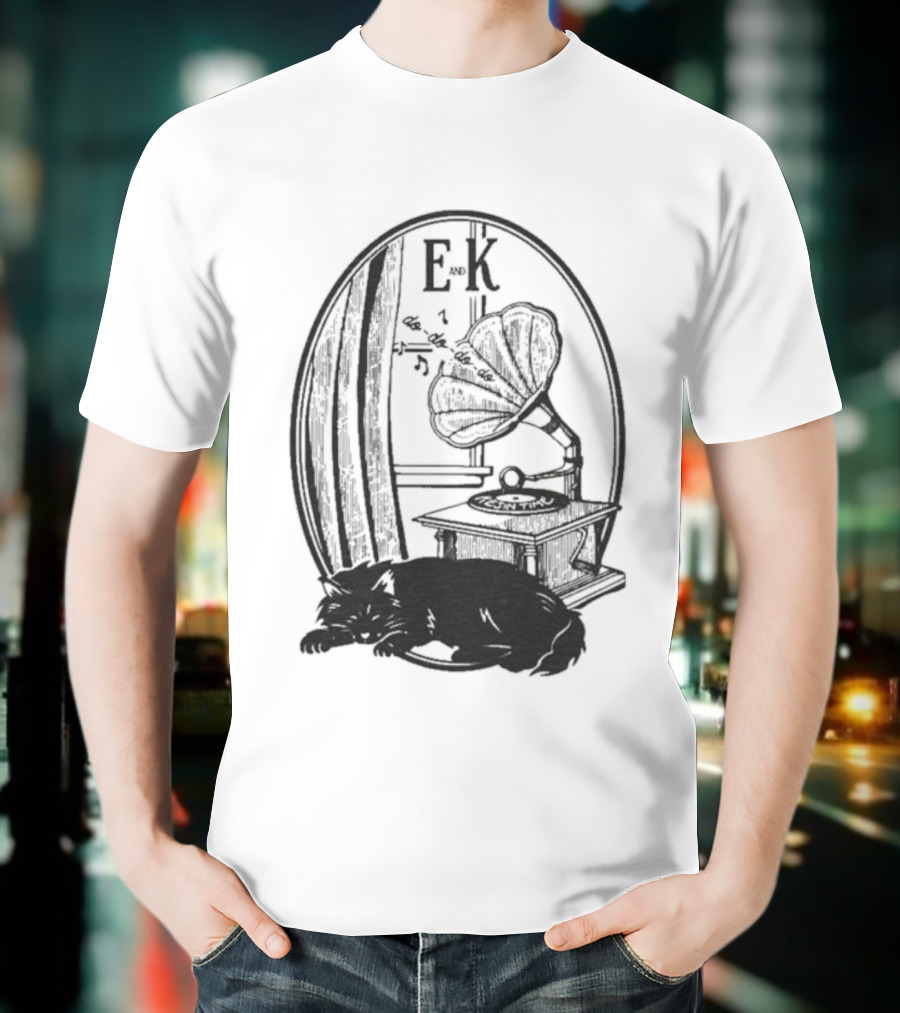 Evan And Katelyn EK Vintage Gramophone Oval Design T-Shirt