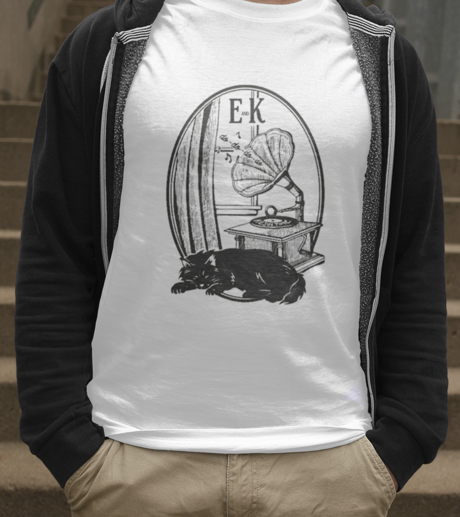 Evan And Katelyn EK Vintage Gramophone Oval Design T-Shirt