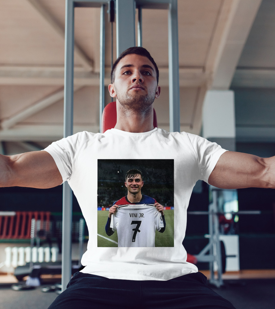 Pedri Holding Vini Jr 7 Jersey La Liga Real Madrid T-Shirt