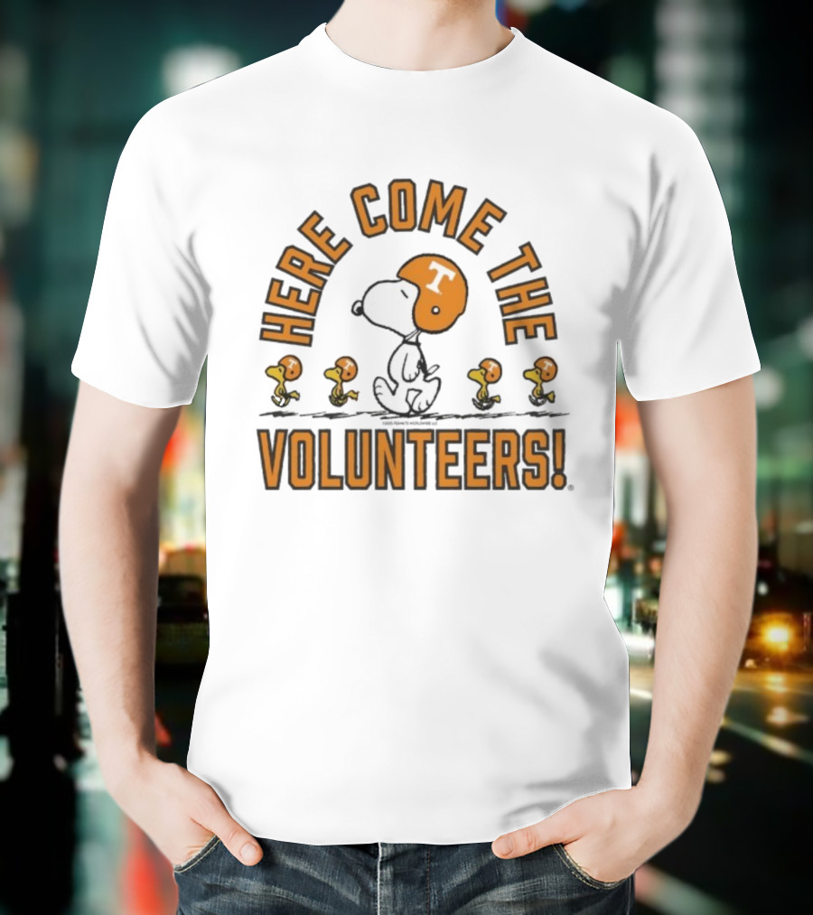 Here Come The Volunteers Snoopy Woodstock Tennessee Volunteers Peanuts Gameday T-Shirt