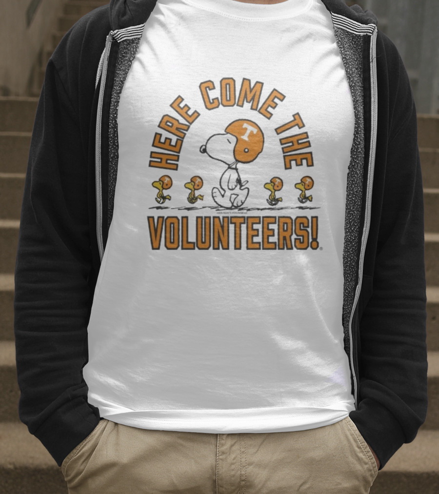 Here Come The Volunteers Snoopy Woodstock Tennessee Volunteers Peanuts Gameday T-Shirt