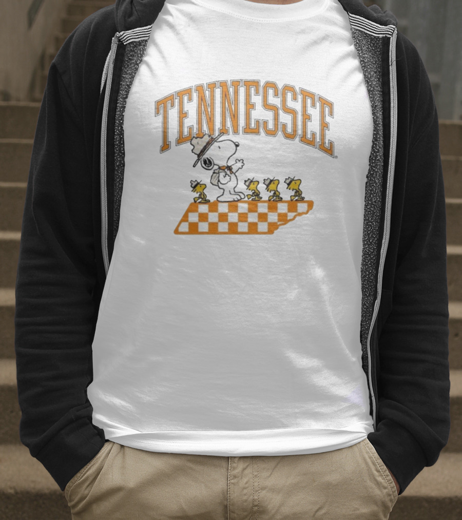 Tennessee Volunteers Snoopy Woodstock Beagle Scouts Peanuts T-Shirt