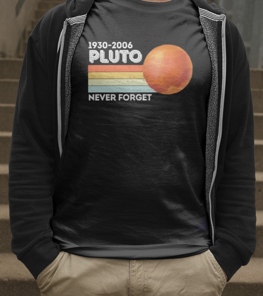 Pluto Never Forget 1930 2006 Vintage Retro Planet Tribute T-Shirt