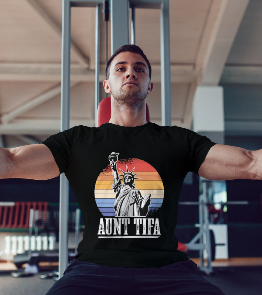 Statue Of Liberty Aunt Tifa Vintage Retro Stripes T-Shirt