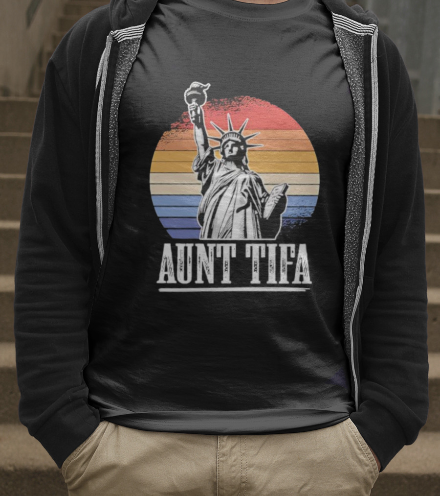 Statue Of Liberty Aunt Tifa Vintage Retro Stripes T-Shirt