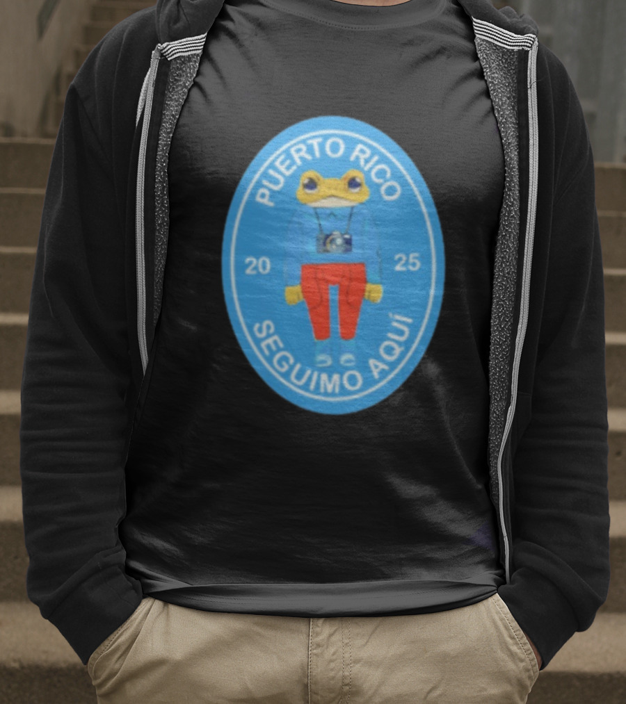 DeBi Frog Puerto Rico Seguimos Aquí 2025 T-Shirt