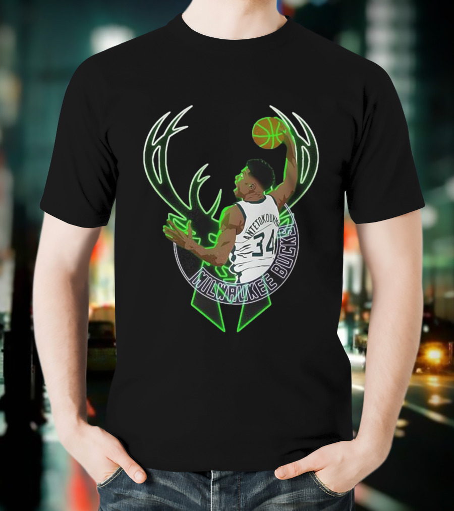 Milwaukee Bucks Giannis Antetokounmpo Dunk Basketball 34 T-Shirt