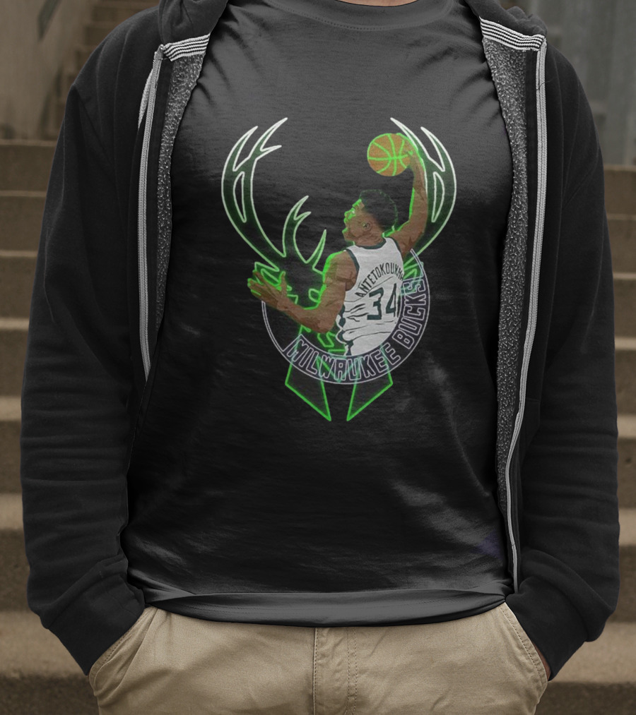 Milwaukee Bucks Giannis Antetokounmpo Dunk Basketball 34 T-Shirt