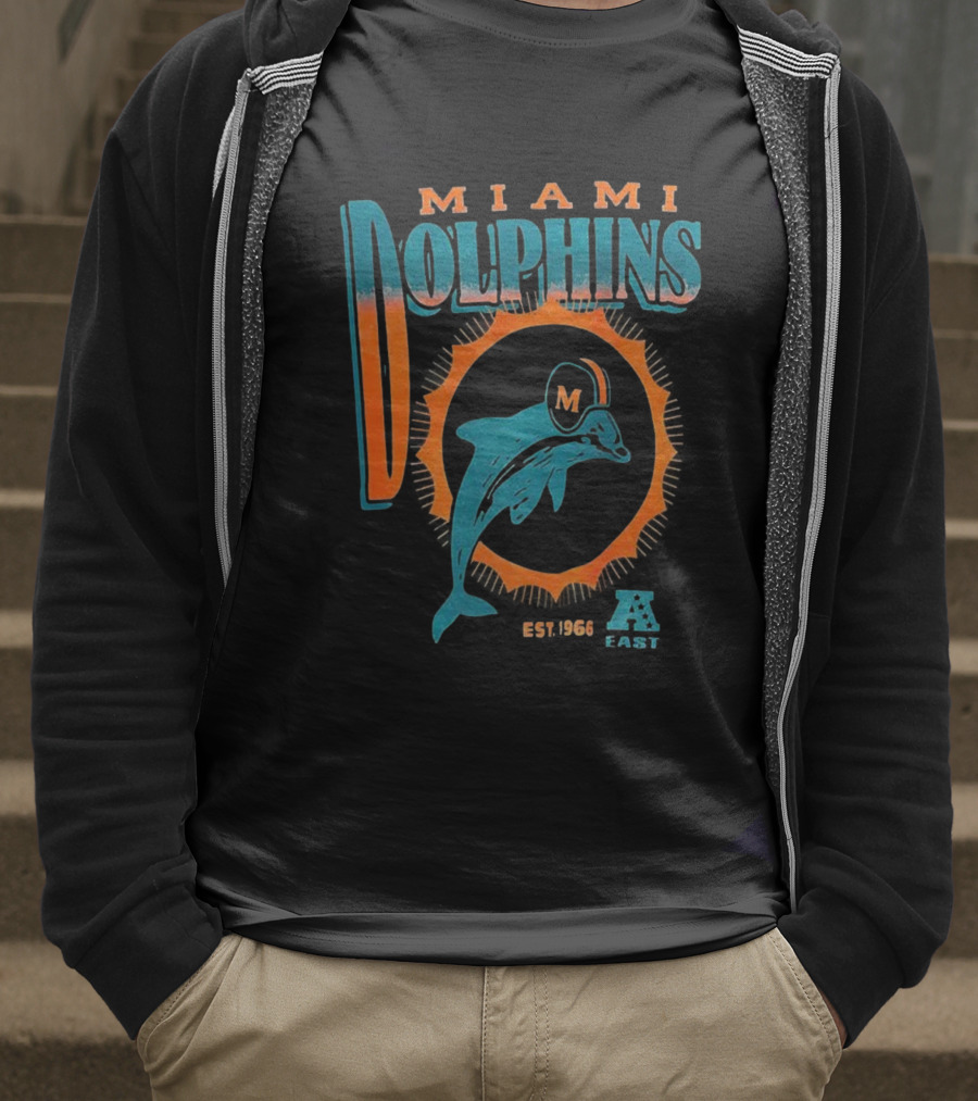 Miami Dolphins Est 1966 AFC East Vintage Football Dolphins M Helmet T-Shirt