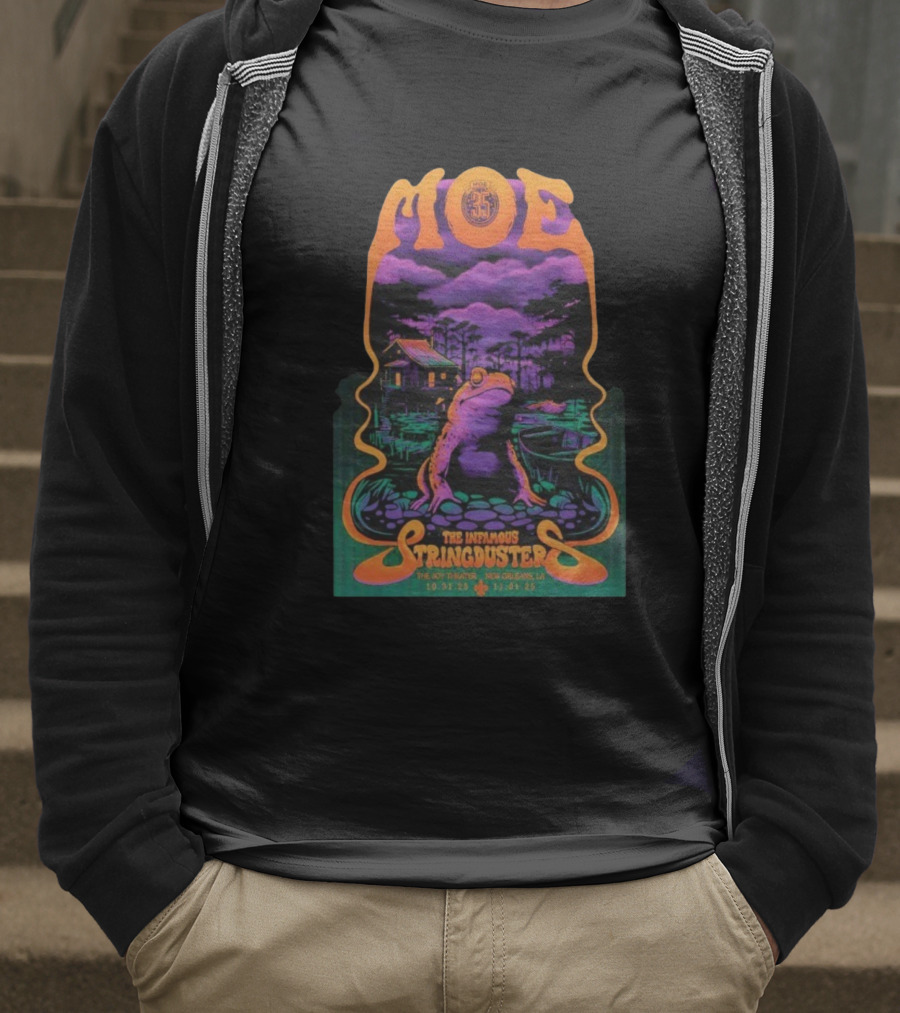 Moe. The Infamous Stringduster Halloween 2025 New Orleans Joy Theater Frog Swamp Scene T-Shirt