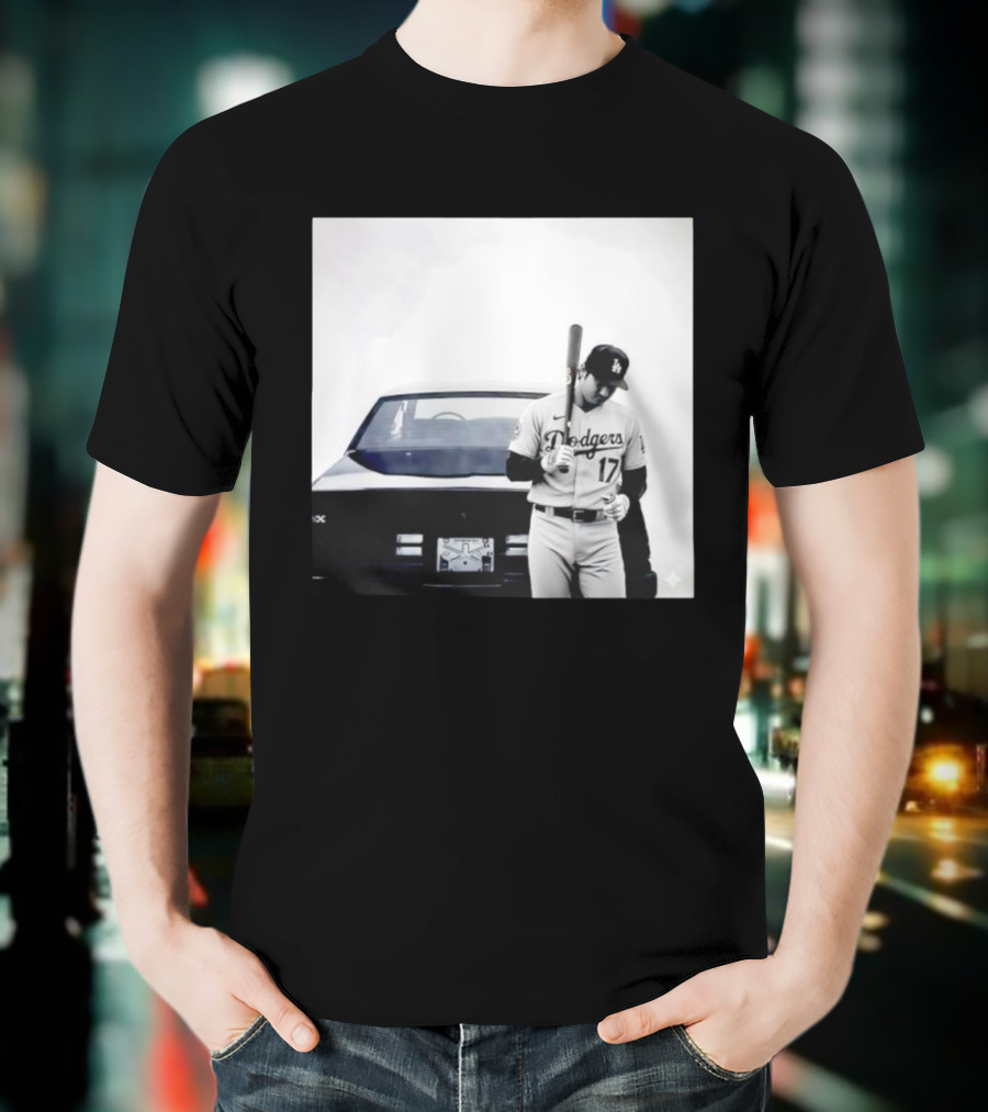 Shohei Ohtani Los Angeles Dodgers Baseball Pose Vintage Car Scene T-Shirt