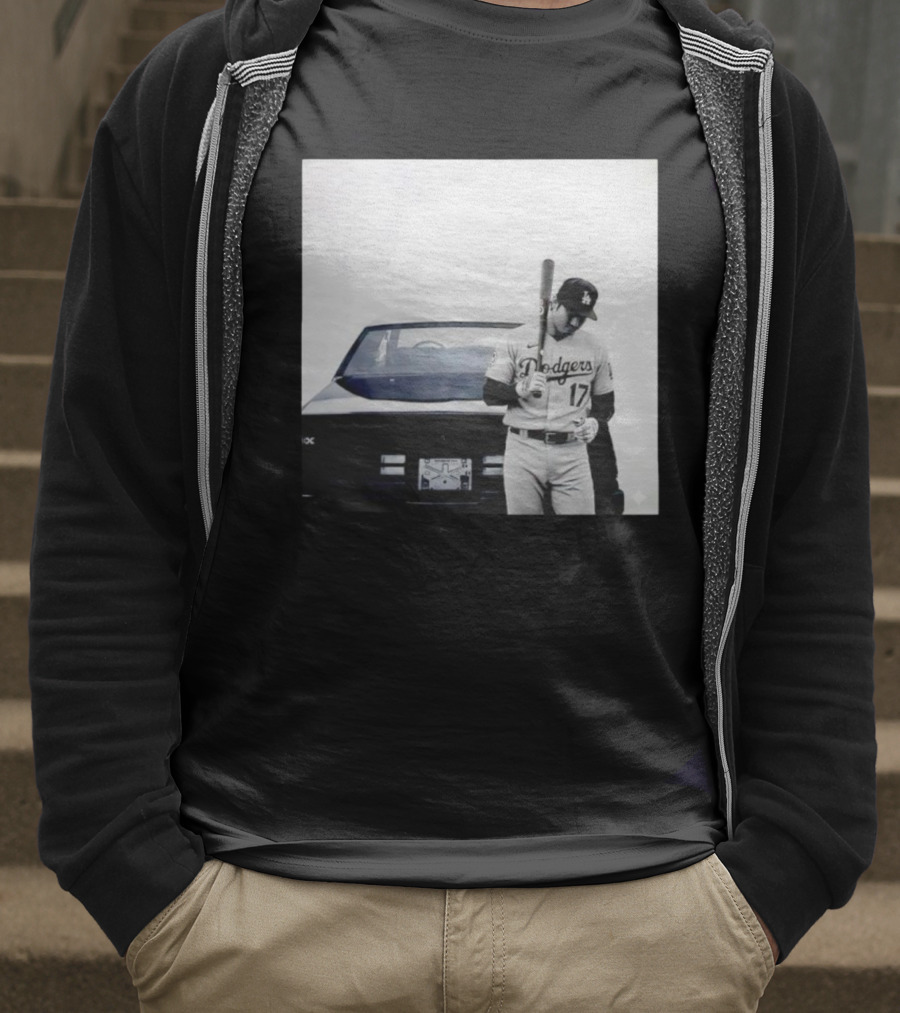 Shohei Ohtani Los Angeles Dodgers Baseball Pose Vintage Car Scene T-Shirt