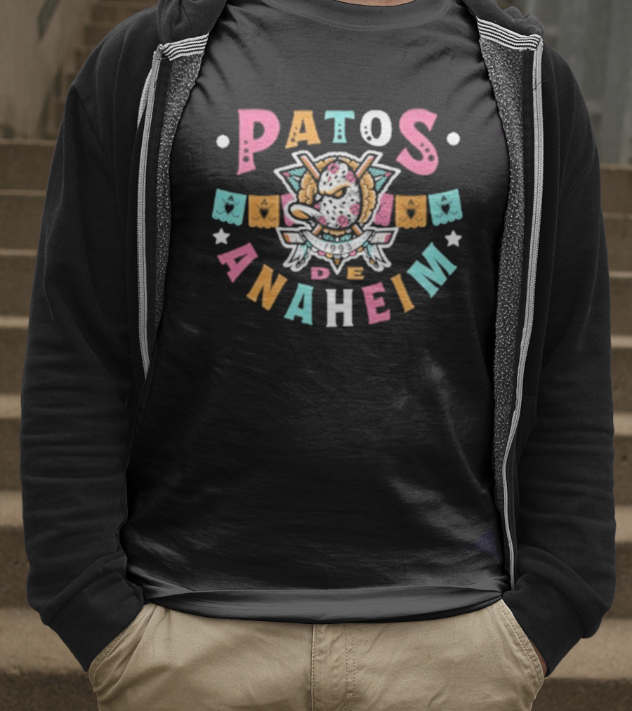 Patos De Anaheim Papel Picado Style T-Shirt