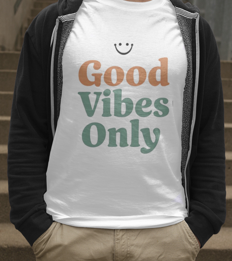 Good Vibes Only Retro Smile Iconic Phrase 70s Style T-Shirt