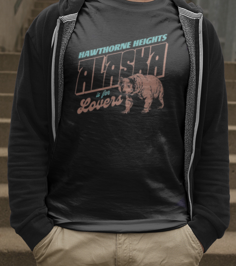 Discover The Wilderness Romance Alaska Is For Lovers Bear T-Shirt