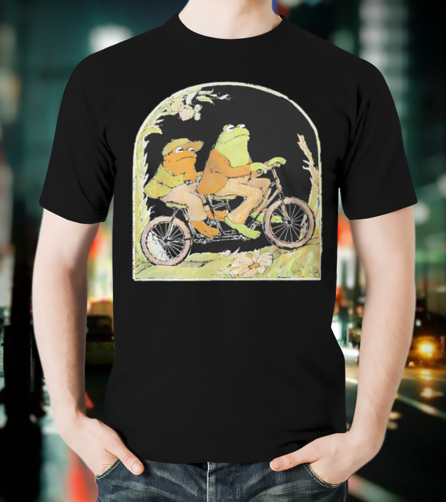 Frog And Toad Riding Vintage Bicycle Halloween Style T-Shirt