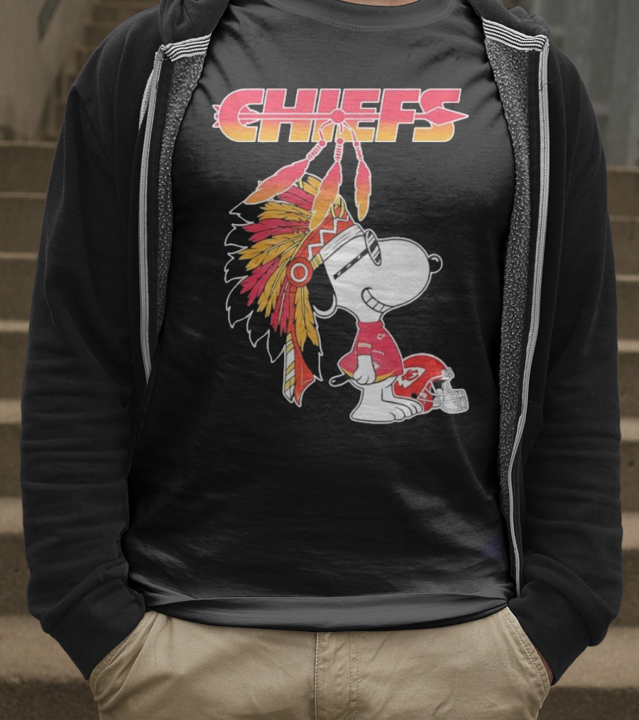 Kansas City Chiefs Snoopy Native American Helmet Charlie Brown NFL Peanuts Crossover T-Shirt