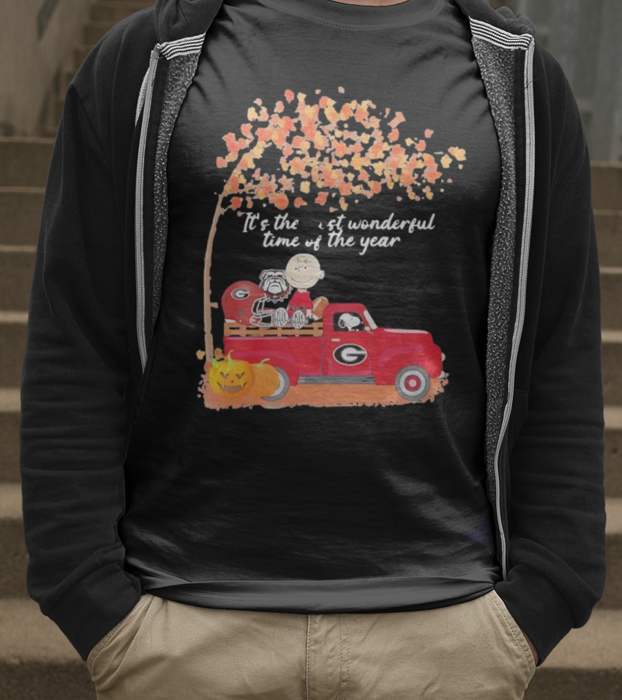 Snoopy Charlie Brown Georgia Bulldogs Red Truck Fall Halloween T-Shirt