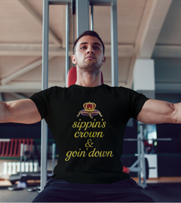 Crown Royal Sippin’ Crown And Goin’ Down Red Velvet Crown Graphic T-Shirt