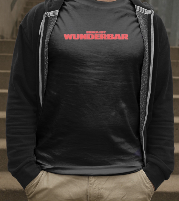 Erika Vikman Erika Ist Wunderbar Bold Red Statement T-Shirt