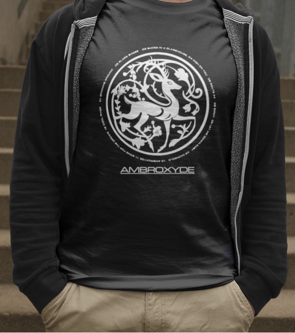Felly Ambroxyde Scandinavian Deer Floral Circle T-Shirt