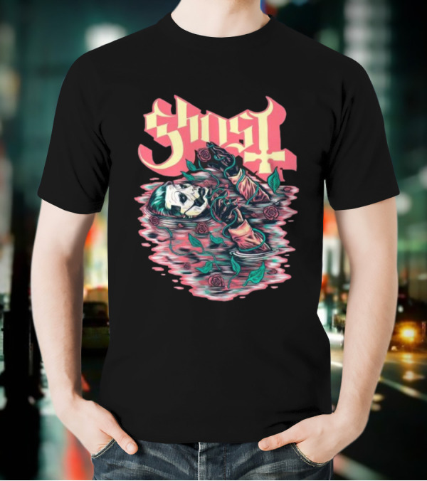 Ghost Pre-Raphaelite Art Nouveau Illustration With Roses T-Shirt