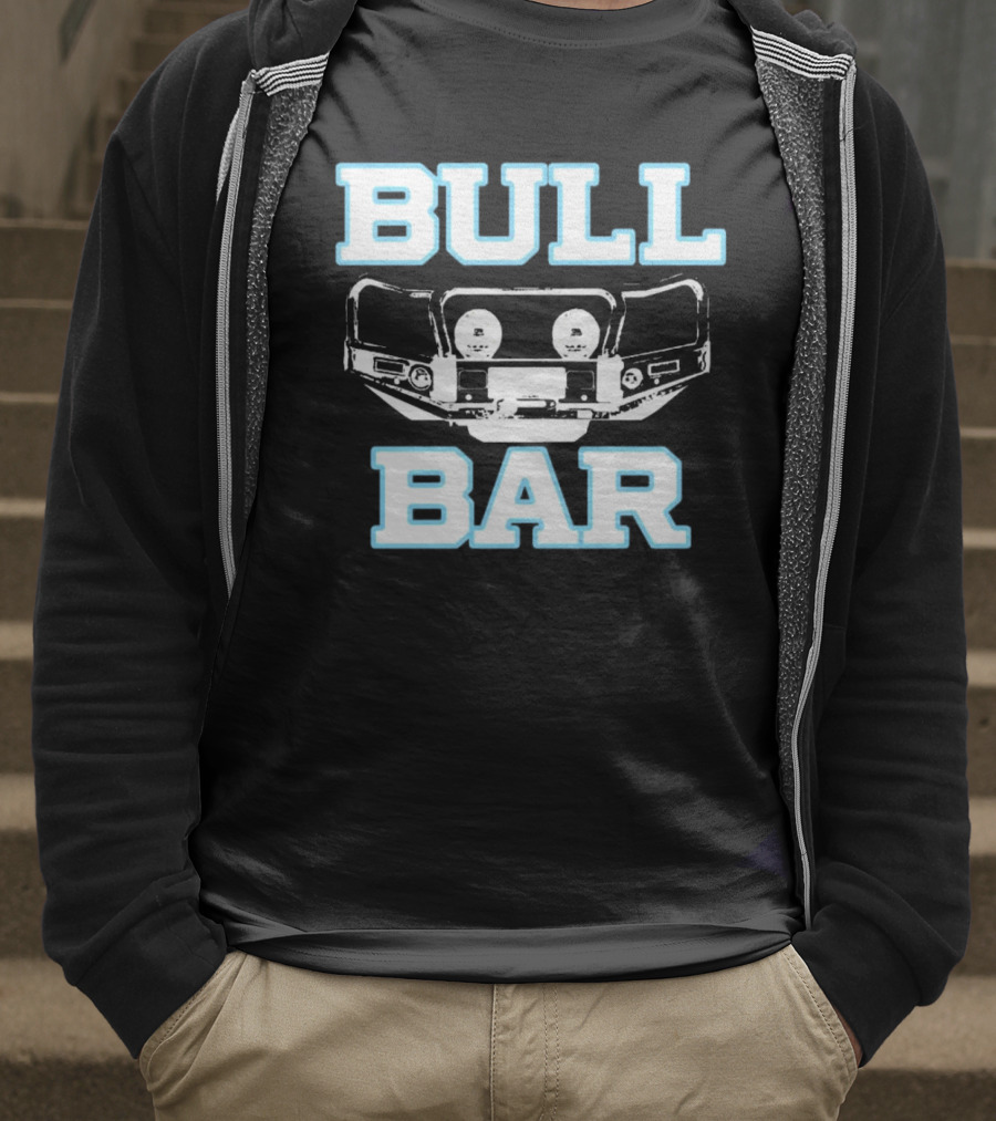 BULL BAR Car Protection Accessory Bold Vintage Style T-Shirt