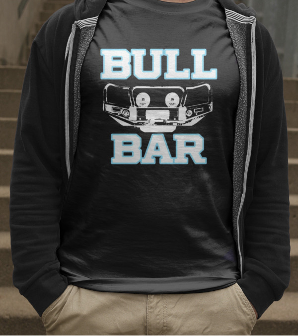 BULL BAR Car Protection Accessory Bold Vintage Style T-Shirt